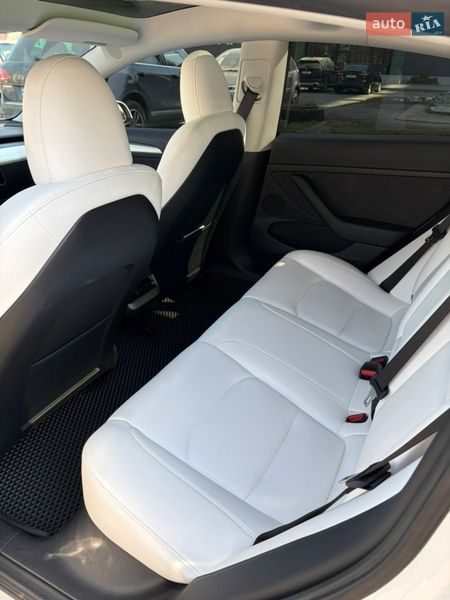 Седан Tesla Model 3 2023 в Львові фото 15 Седан Tesla Model 3 2023 в Львові