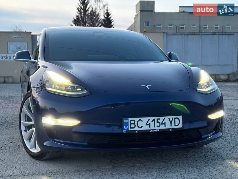 Седан Tesla Model 3 2018 в Дрогобыче