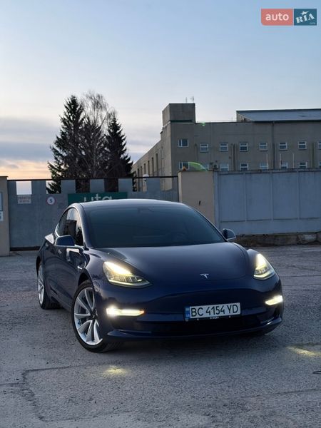 Седан Tesla Model 3 2018 в Дрогобыче