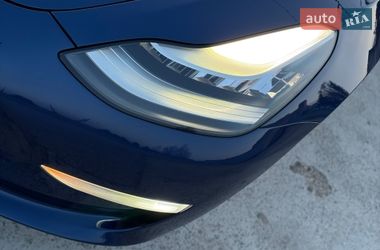 Седан Tesla Model 3 2018 в Дрогобыче