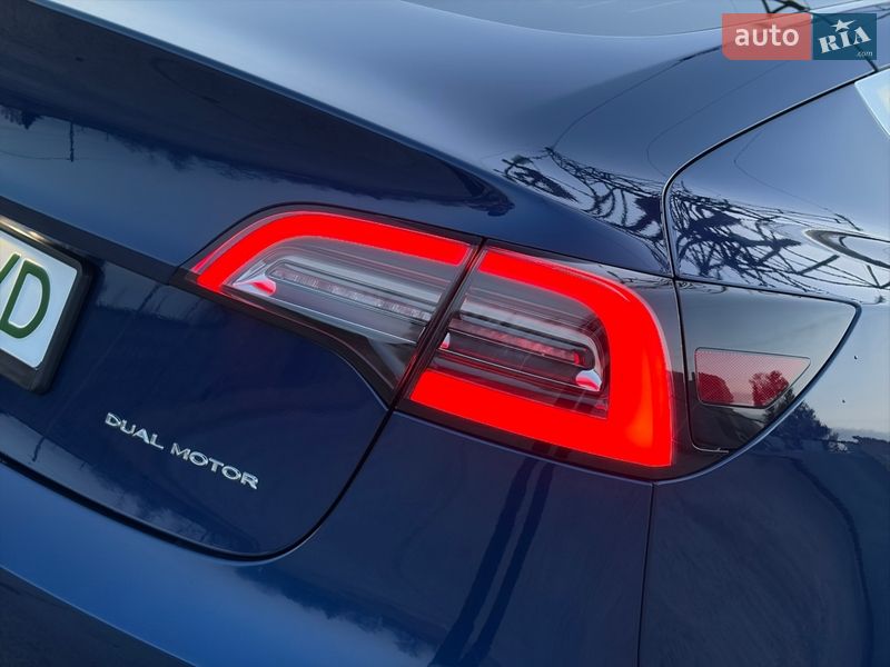 Седан Tesla Model 3 2018 в Дрогобыче