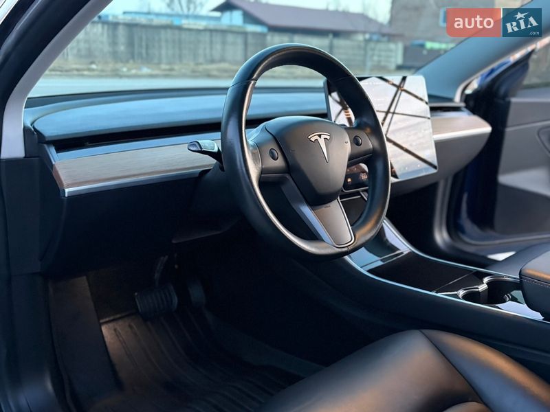 Седан Tesla Model 3 2018 в Дрогобыче