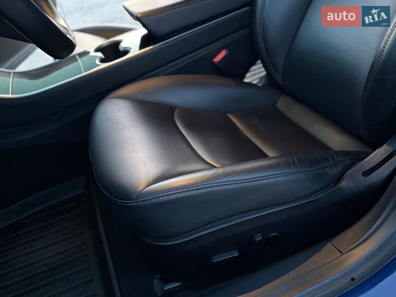 Седан Tesla Model 3 2018 в Дрогобыче