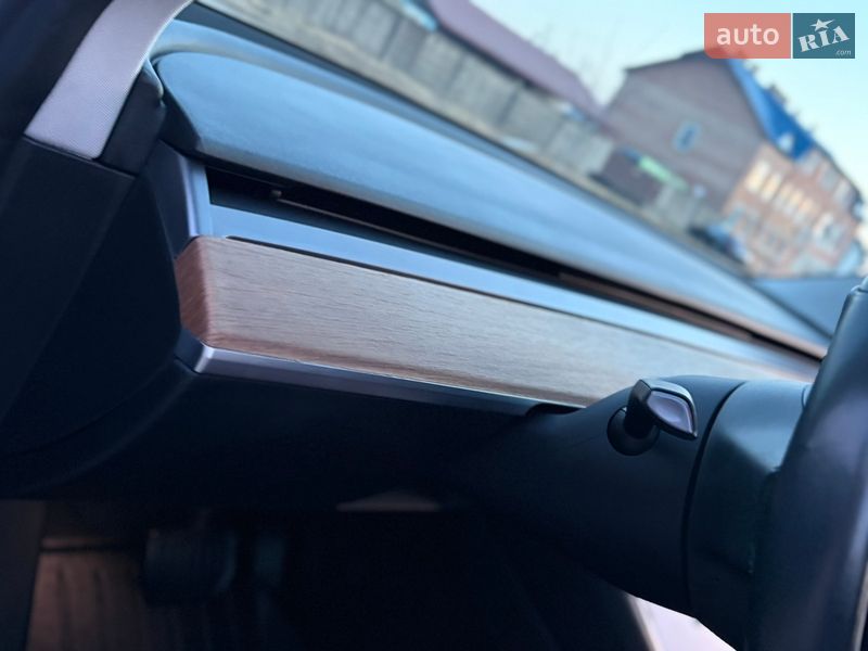 Седан Tesla Model 3 2018 в Дрогобыче