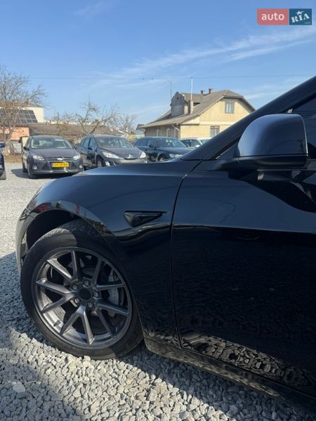 Седан Tesla Model 3 2023 в Стрые