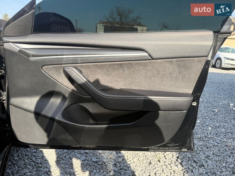 Седан Tesla Model 3 2023 в Стрые