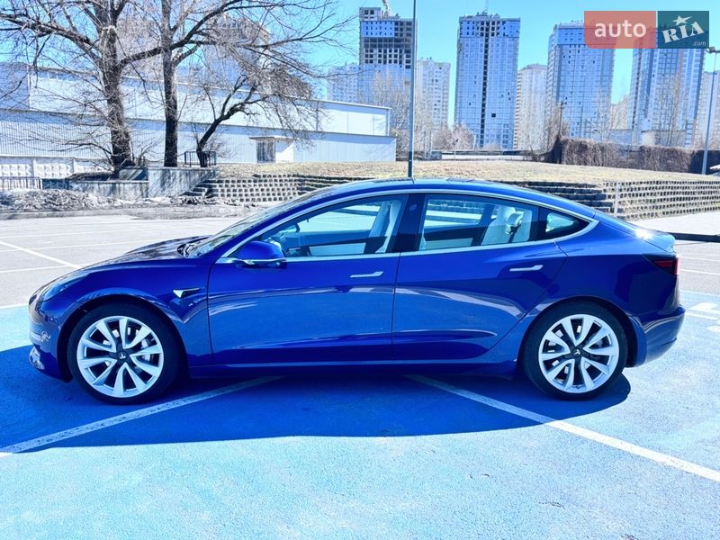 Седан Tesla Model 3 2020 в Києві