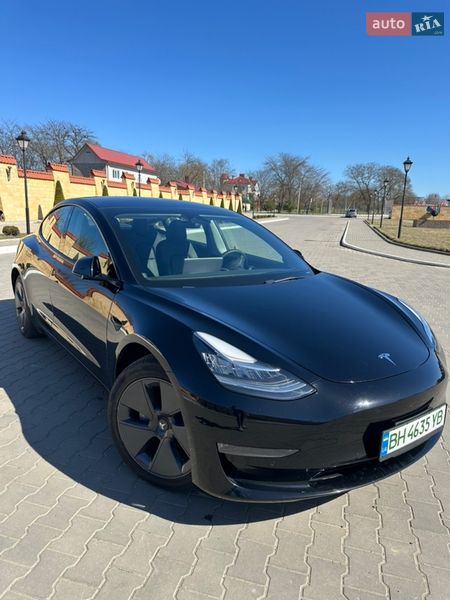 Седан Tesla Model 3 2022 в Измаиле