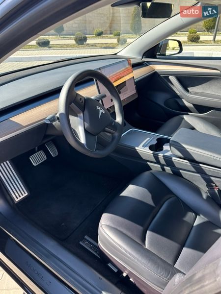 Седан Tesla Model 3 2022 в Измаиле