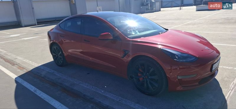 Седан Tesla Model 3 2021 в Киеве