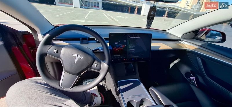Седан Tesla Model 3 2021 в Киеве