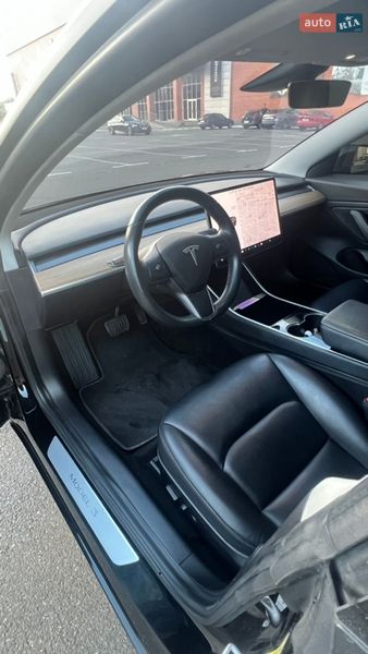 Седан Tesla Model 3 2018 в Киеве
