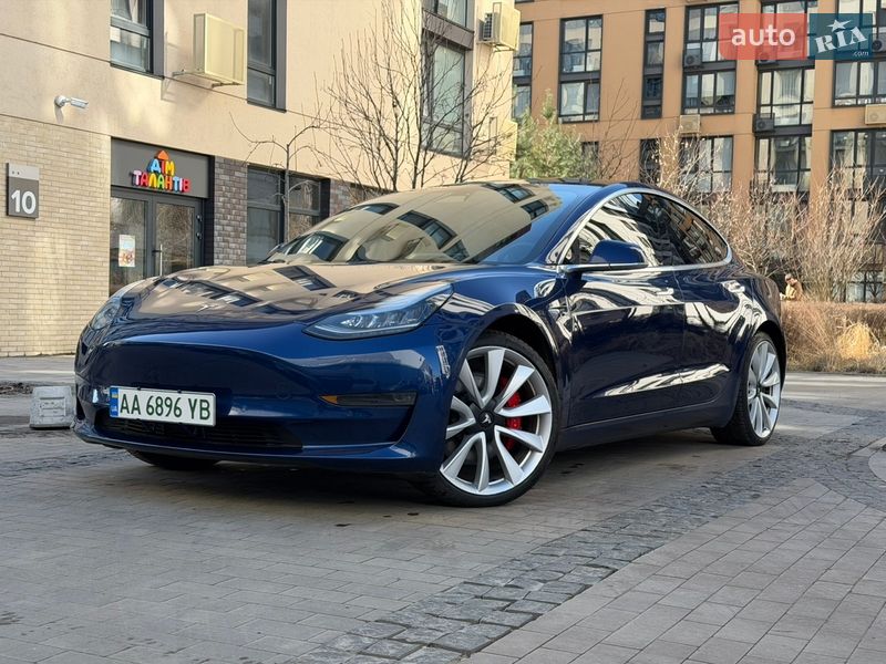 Седан Tesla Model 3 2018 в Киеве