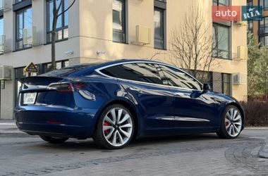 Седан Tesla Model 3 2018 в Киеве