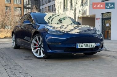 Седан Tesla Model 3 2018 в Киеве