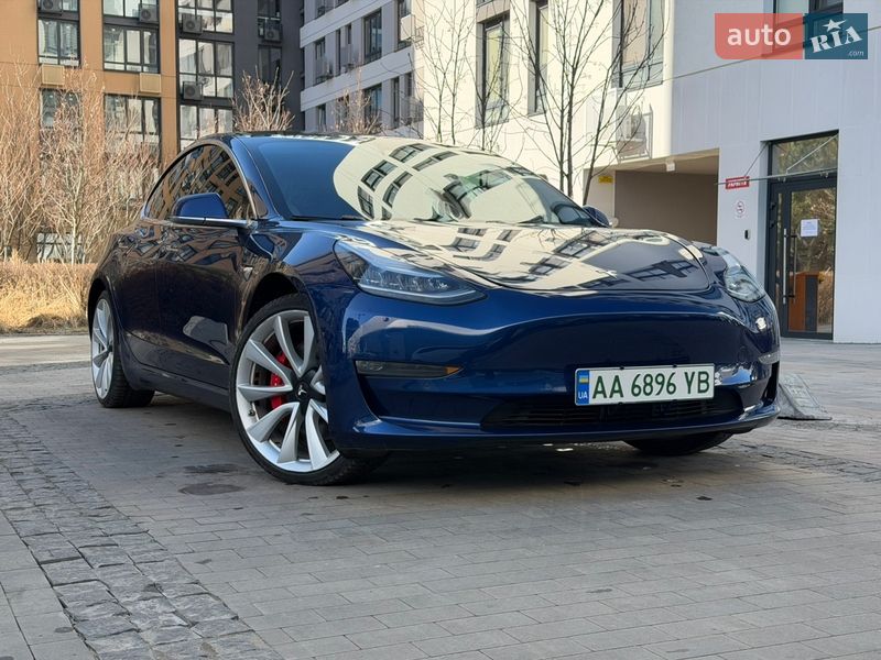 Седан Tesla Model 3 2018 в Киеве