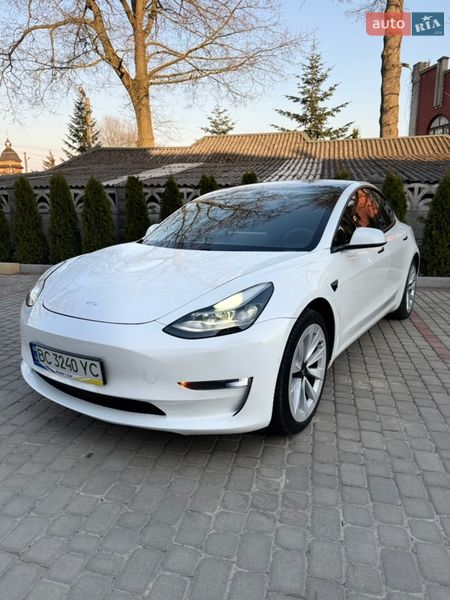 Tesla Model 3 2021