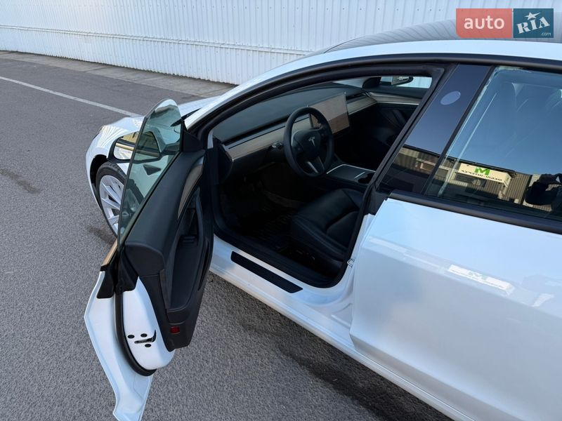 Седан Tesla Model 3 2023 в Луцьку фото 10 Седан Tesla Model 3 2023 в Луцьку