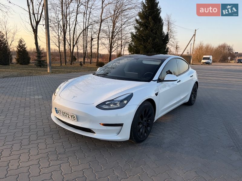 Седан Tesla Model 3 2021 в Коломые