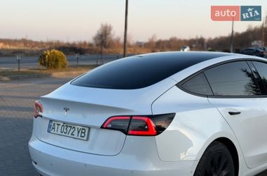 Седан Tesla Model 3 2021 в Коломые