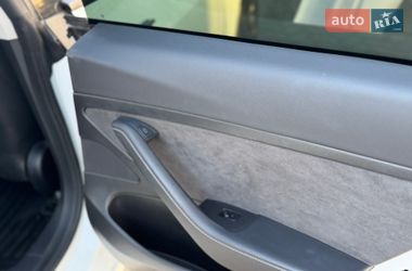 Седан Tesla Model 3 2021 в Коломые