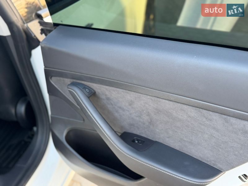 Седан Tesla Model 3 2021 в Коломые
