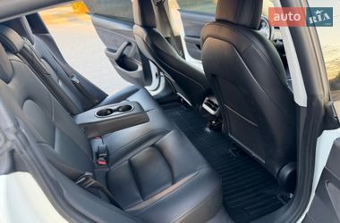 Седан Tesla Model 3 2021 в Коломые