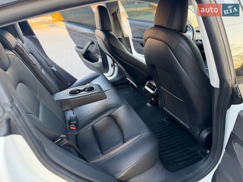 Седан Tesla Model 3 2021 в Коломые
