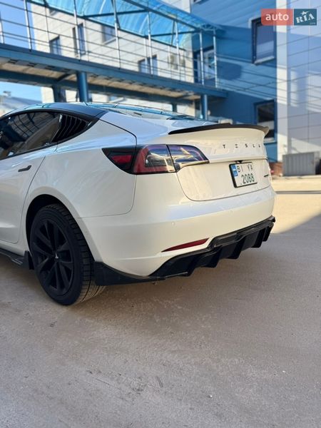 Седан Tesla Model 3 2021 в Полтаве