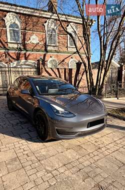 Седан Tesla Model 3 2022 в Киеве