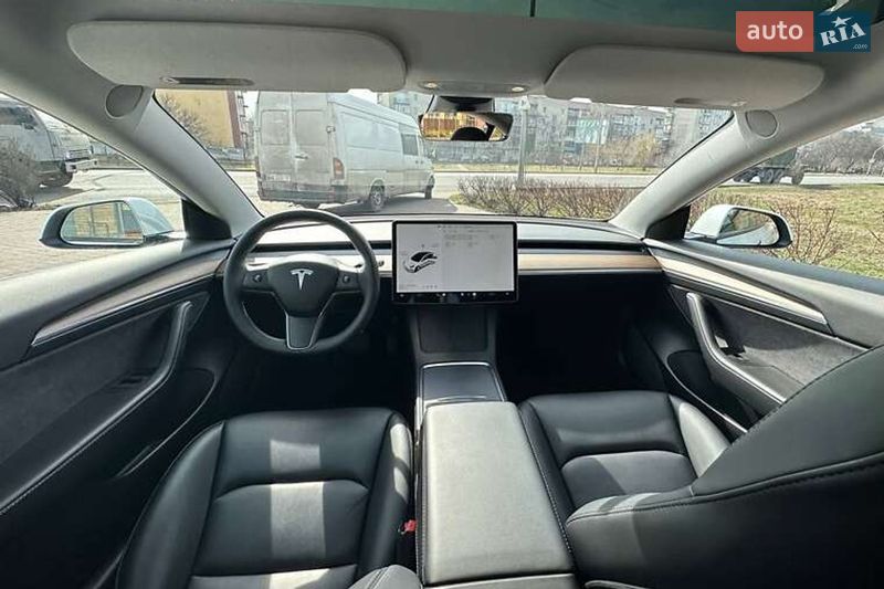 Седан Tesla Model 3 2021 в Львове