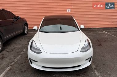 Седан Tesla Model 3 2022 в Киеве