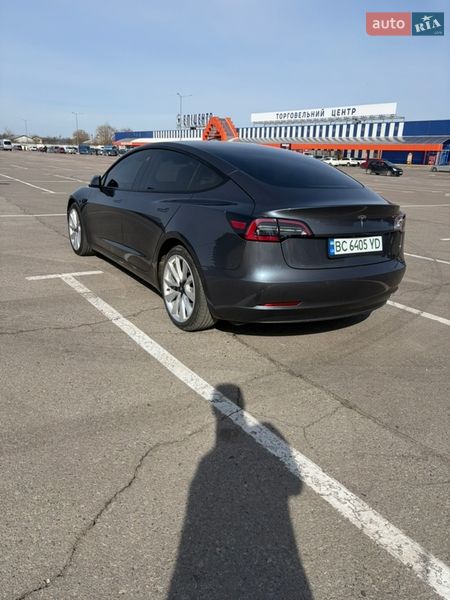 Седан Tesla Model 3 2020 в Львове