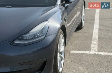 Седан Tesla Model 3 2020 в Львове