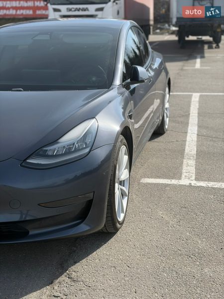 Седан Tesla Model 3 2020 в Львове