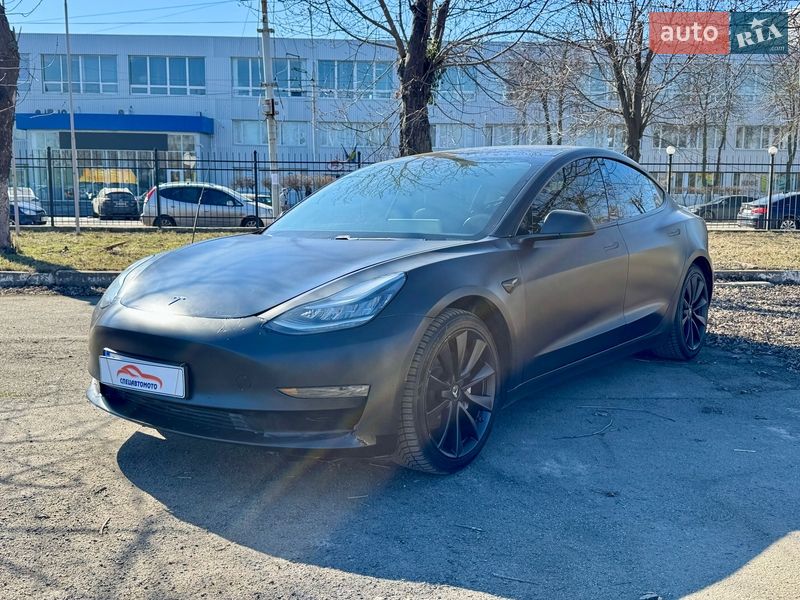 Седан Tesla Model 3 2019 в Киеве