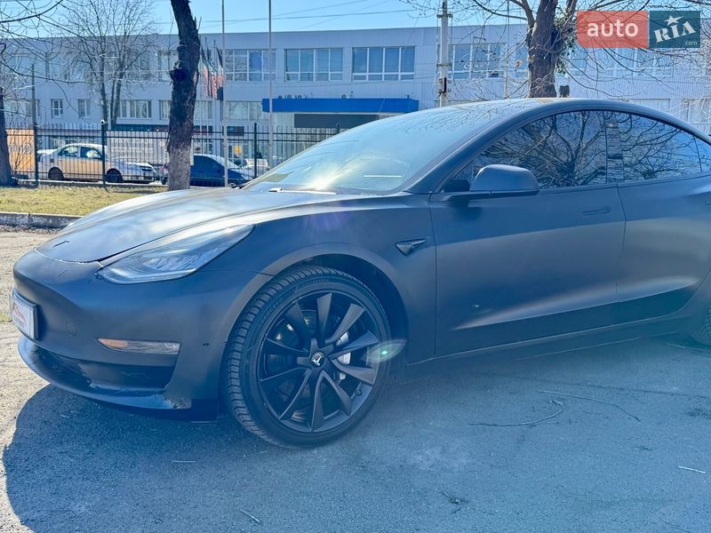 Седан Tesla Model 3 2019 в Киеве