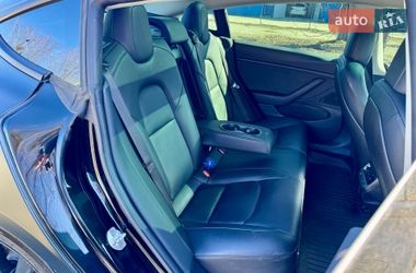 Седан Tesla Model 3 2019 в Киеве