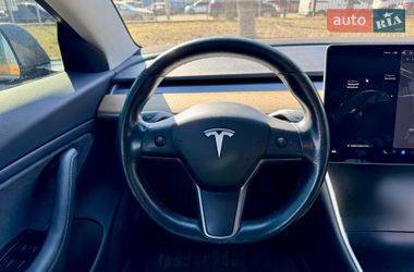 Седан Tesla Model 3 2019 в Киеве