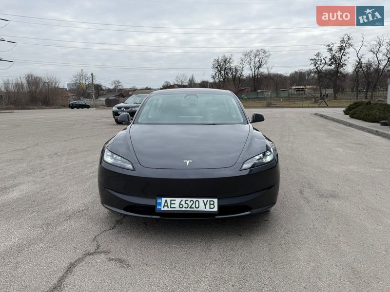 Седан Tesla Model 3 2024 в Дніпрі