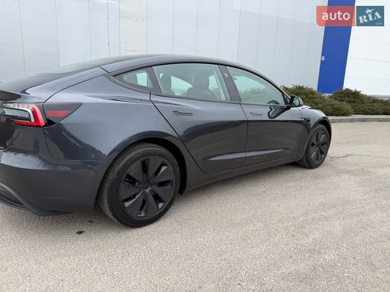 Седан Tesla Model 3 2024 в Дніпрі