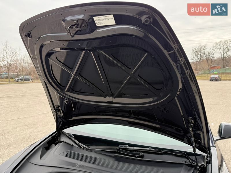 Седан Tesla Model 3 2024 в Дніпрі