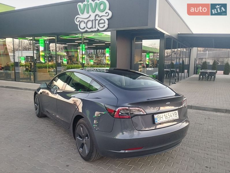 Седан Tesla Model 3 2023 в Одессе