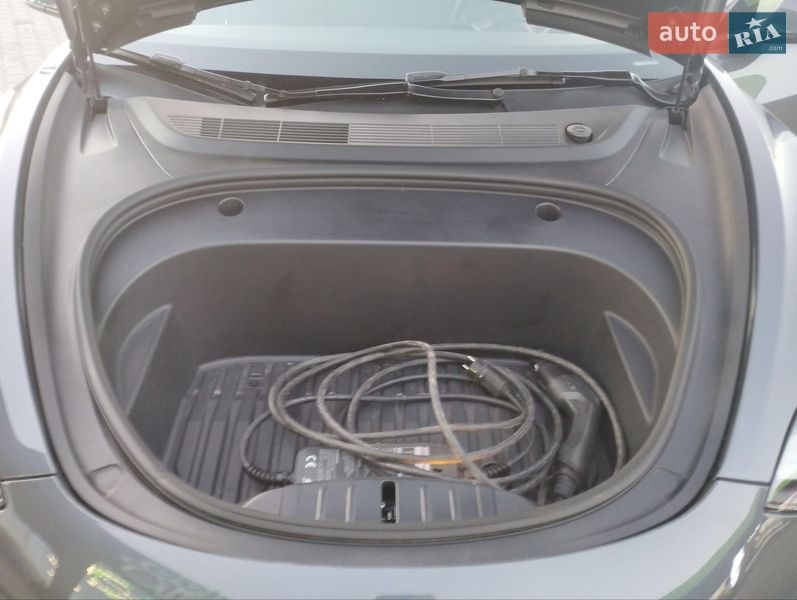 Седан Tesla Model 3 2023 в Одессе