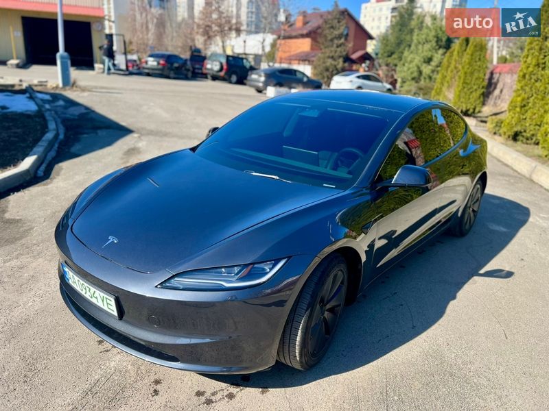 Седан Tesla Model 3 2024 в Києві