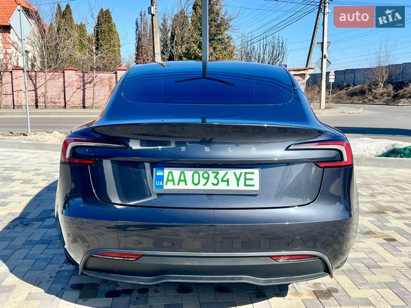 Седан Tesla Model 3 2024 в Києві