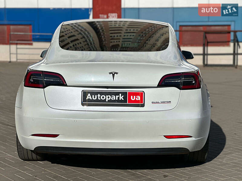 Седан Tesla Model 3 2021 в Одесі