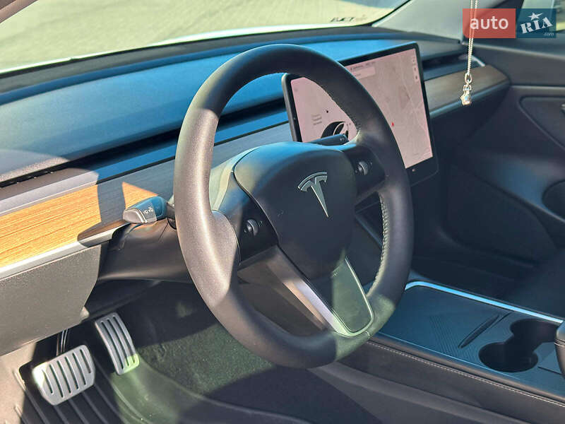 Седан Tesla Model 3 2021 в Одесі