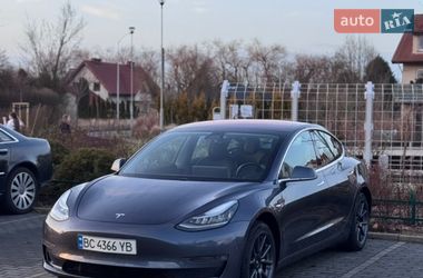 Седан Tesla Model 3 2018 в Львові