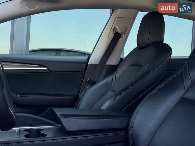 Седан Tesla Model 3 2021 в Рівному фото 32 Седан Tesla Model 3 2021 в Рівному